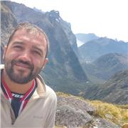 Profesor de educación física con 5 años de experiencia. En colegios, colonias de vacaciones y en el ámbito no formal.